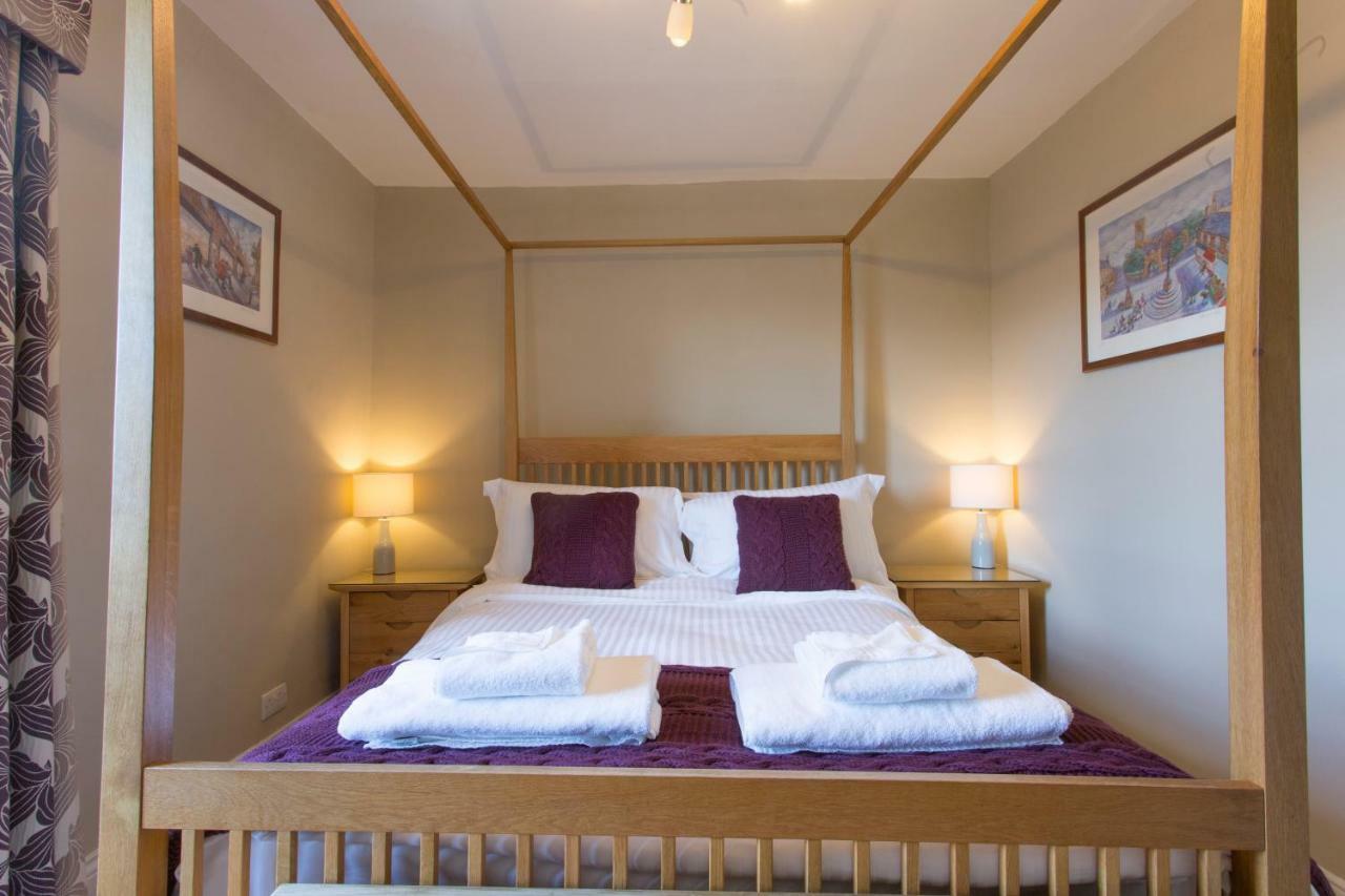 The Wheatsheaf Hotel Корбридж Екстериор снимка